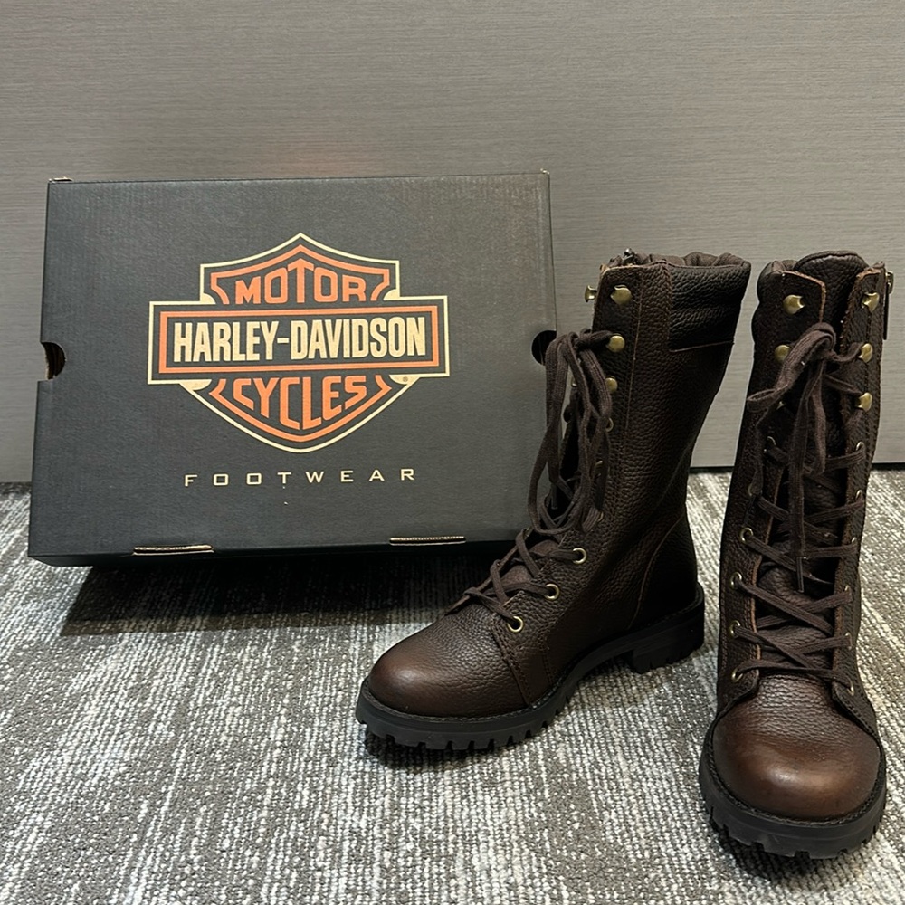NEVER WORN Women’s SZ 7 Harley Davidson Boots